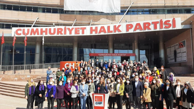 CHP'li kadınlar, İstanbul Sözleşmesi için Danıştay'a dava açtı CHP&#8217;li kadınlar, İstanbul Sözleşmesi için Danıştay&#8217;a dava açtı chp Pqfz cover