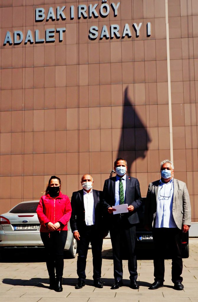 CHP Esenler İlçe Başkanı Bülent Ütebay, pankartların toplatılması hakkında mahkemeye itiraz etti itiriaz foto1 672x1024