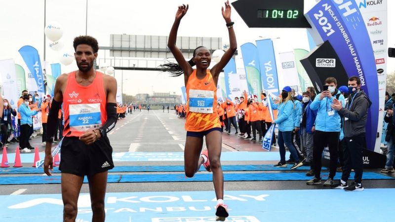 İstanbul Yarı Maratonunda dünya rekoru kırıldı İstanbul Yarı Maratonunda dünya rekoru kırıldı maraton 1